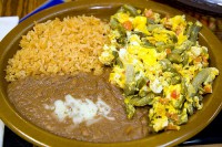 /album/mas-antojos-/frijol-arroz-y-nopales-con-huevo-jpg/